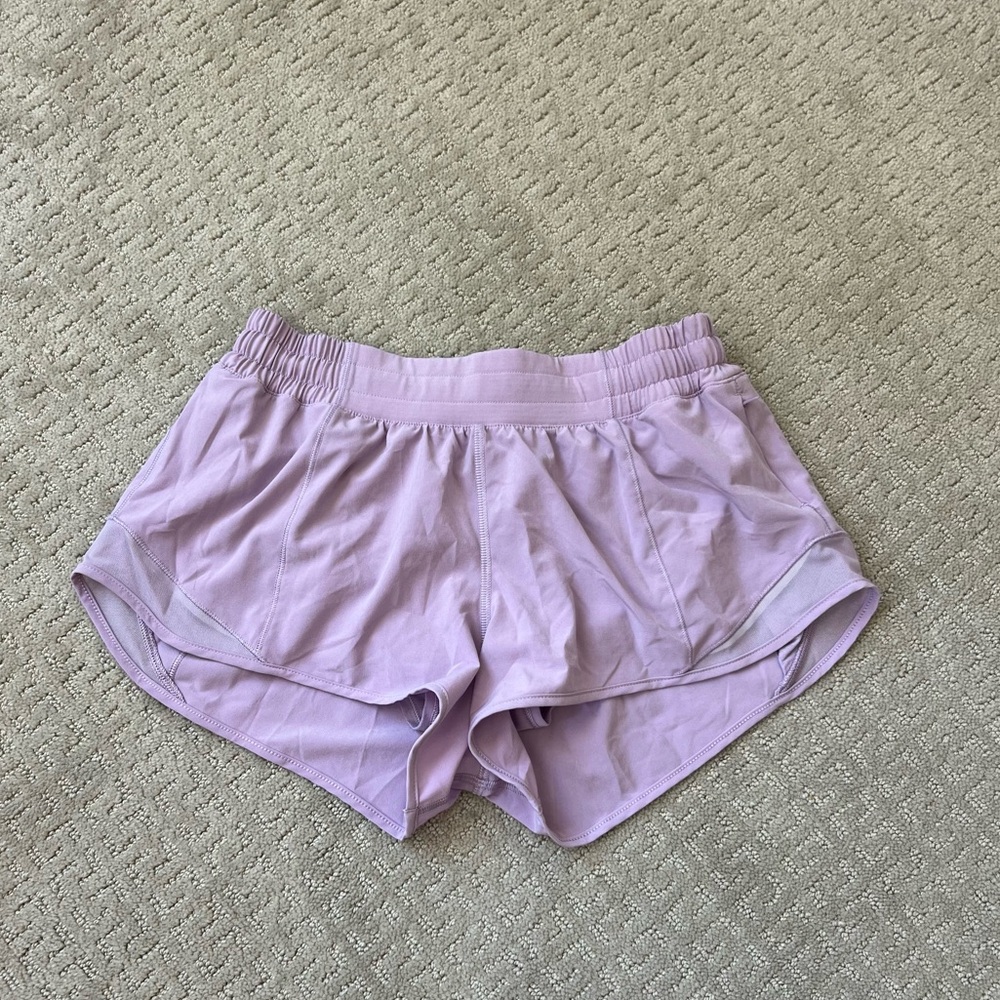 Lululemon Hotty Hot Shorts 2.5 inch size 6